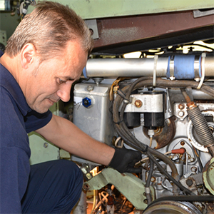 M113 vehicle maintenance