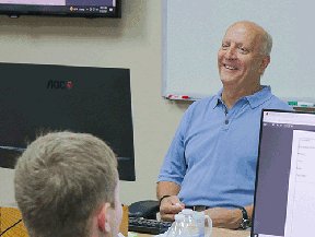 Steve Wigton conversing with MAPCON clients.