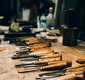 Image: screwdrivers on a table